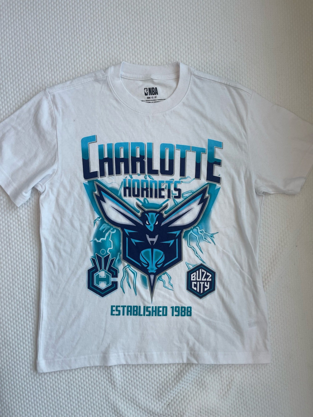 NBA Charlotte Hornets T-Shirt Mens Small White Buzz City Graphic Tee Mad Engine